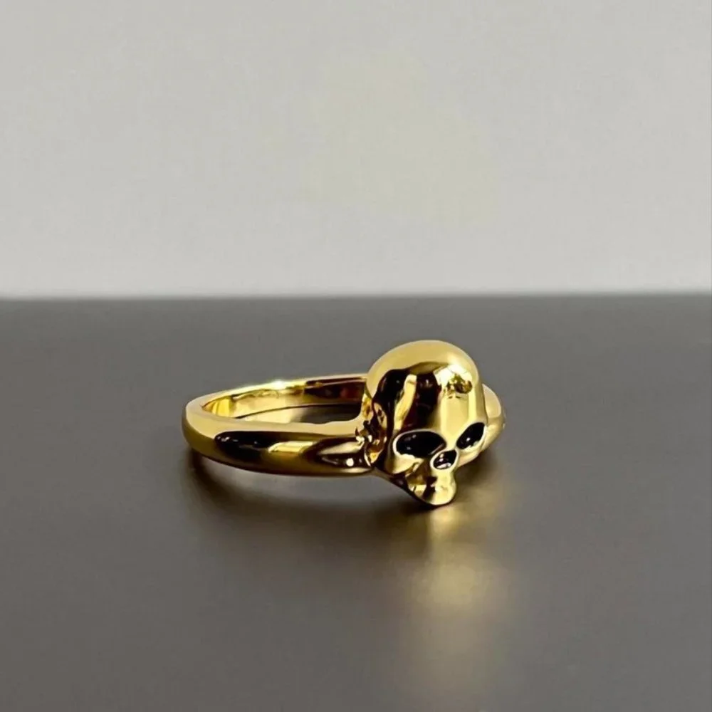 Y2K 2000s vintage retro style gold skull ring